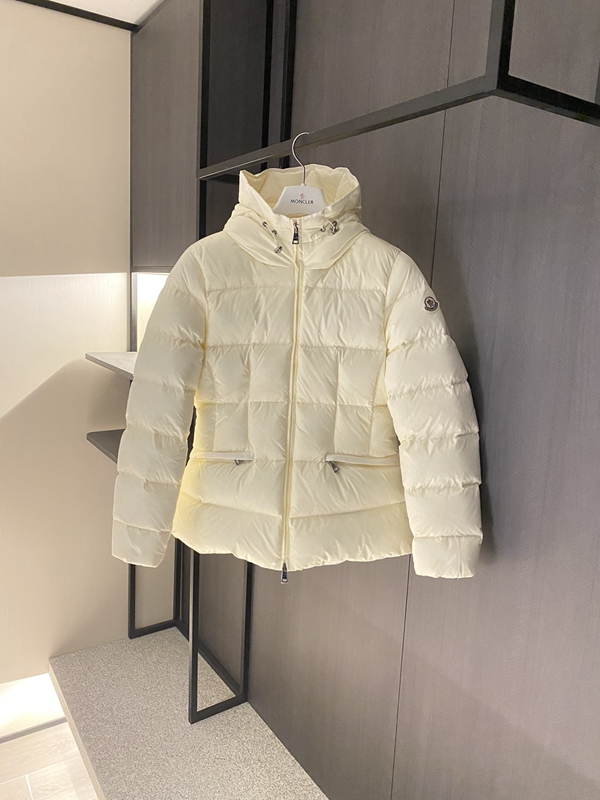 ハイクオリティダウンジャケット正面デザイン